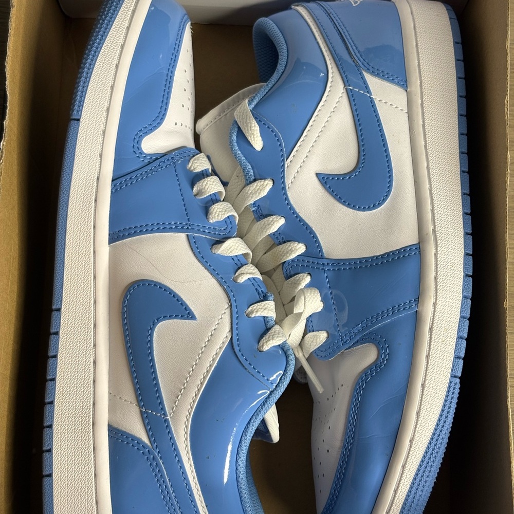 Air Jordan Retro I Low SE White/Legend Blue Patent NEW 9M/11W